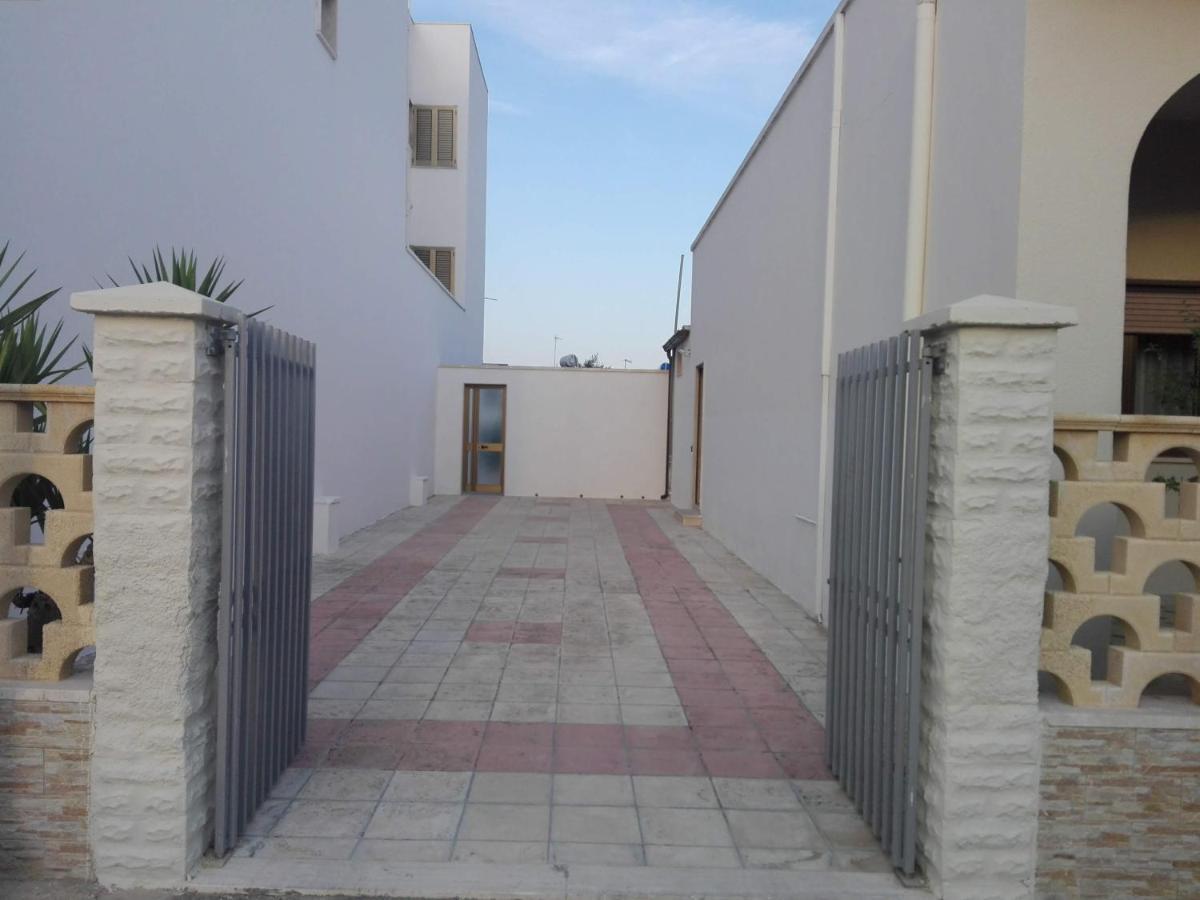 Casa Vacanze Da Lui' Torre Lapillo Eksteriør billede